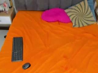 le modèle carolinee-torres est en webcam porno dans un show sur le site camsoda, il possède les tags suivants: ahegao,ass-bouncing,young-adult,toys,threesome,teen-18,tattoos,red hair,no smoking,no drinking,lovense,doggy-style,camel-toe,brown eyes,big tits,curvy,hd