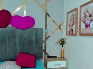 carolinee-torres live webcam show
