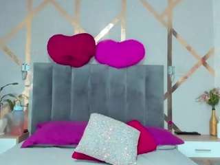 Carolinee-Torres live webcam show