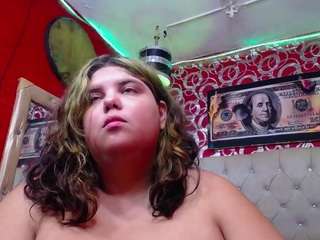 Lisa_hot