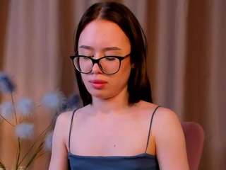 linda-blanc Smoking live webcam