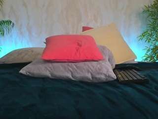 linda-blanc's CamSoda show and profile