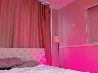 linda-blanc's CamSoda show and profile