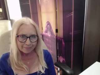 Live cam show with SofiaDream