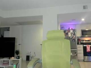 xojennifoxx Live Webcam on CamSoda