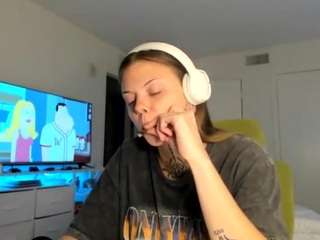 xojennifoxx's CamSoda show and profile