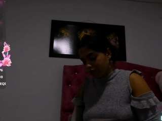 angela-saenx webcam