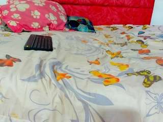 angela-saenx live cam profile