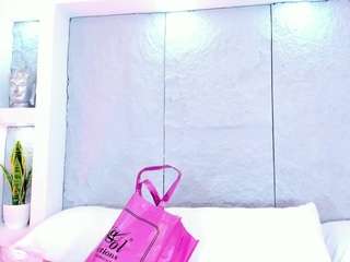avymilton Live Webcam on CamSoda