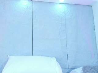  avymilton chat room