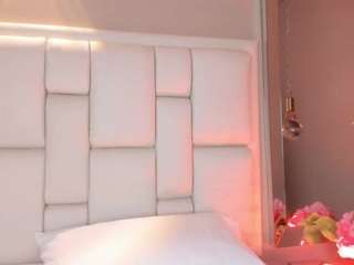 avymilton's CamSoda show and profile