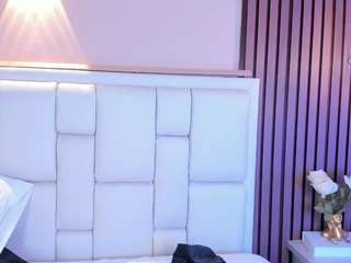 avymilton's CamSoda show and profile