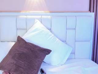 avymilton live webcam show