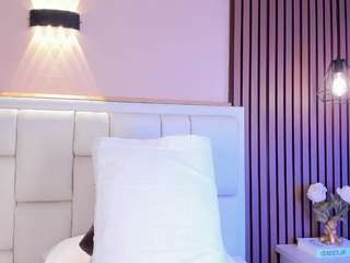 avymilton live webcam show