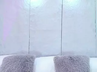 AvyMilton's Live Sex Cam Show