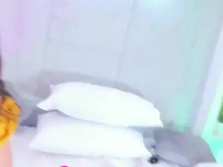 AvyMilton's Live Sex Cam Show