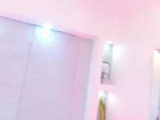 AvyMilton's Live Sex Cam Show