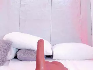AvyMilton's Live Sex Cam Show