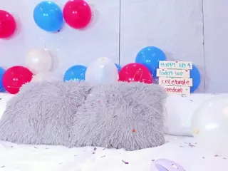 AvyMilton's Live Sex Cam Show