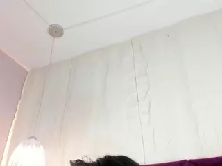 AvyMilton's Live Sex Cam Show