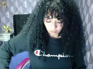Sofia milf's Live Sex Cam Show