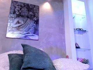 charlote-zc Live Webcam on CamSoda