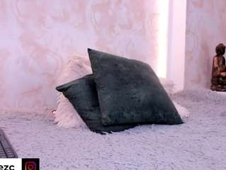 charlote-zc Live Webcam on CamSoda