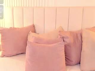  nakyra-bell chat room