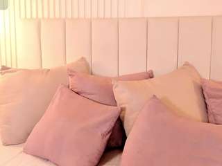  nakyra-bell chat room