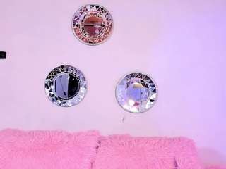 nakyra-bell live webcam show