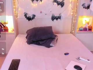 trishamoon webcam