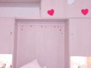 Live webcam model trishamoon on Soda Cams