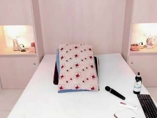 trishamoon's CamSoda show and profile