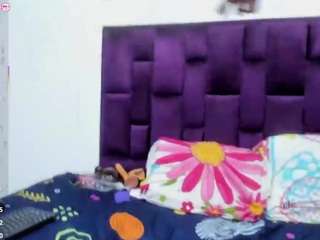 Live cam show with CarliThomson