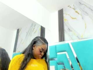 mia-alvares