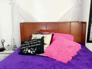 Live webcam model isabell2424 on Soda Cams