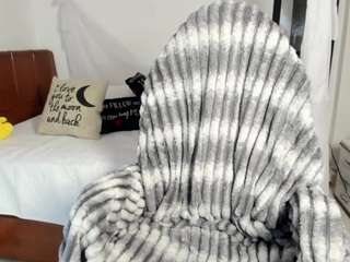 isabell2424 live cam profile