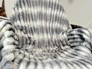 isabell2424 live cam profile