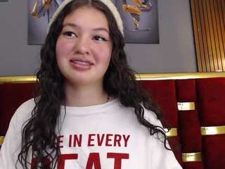 lilimini032 live webcam show