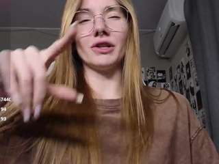 Live cam show with littlevildevil