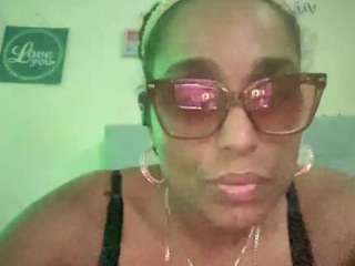 loveyoursoul4uit... Live Webcam on CamSoda
