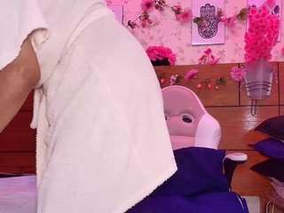 aisha-a webcam