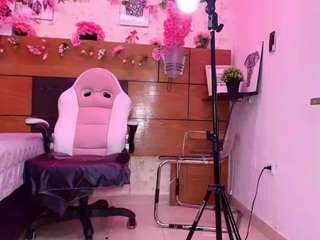 aisha-a webcam model