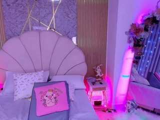 aisha-a Live Webcam on CamSoda