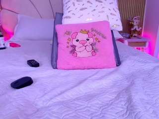 aisha-a Live Webcam on CamSoda