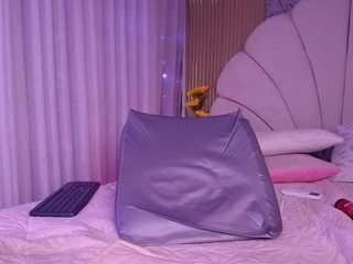 aisha-a webcam