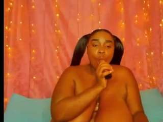 nadia-whorenss Live Webcam on CamSoda