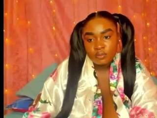 nadia-whorenss Live Webcam on CamSoda