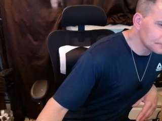 BobbyT4U — LIVE on Camsoda