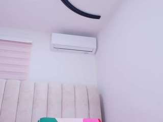 timk-bella Live Webcam on CamSoda